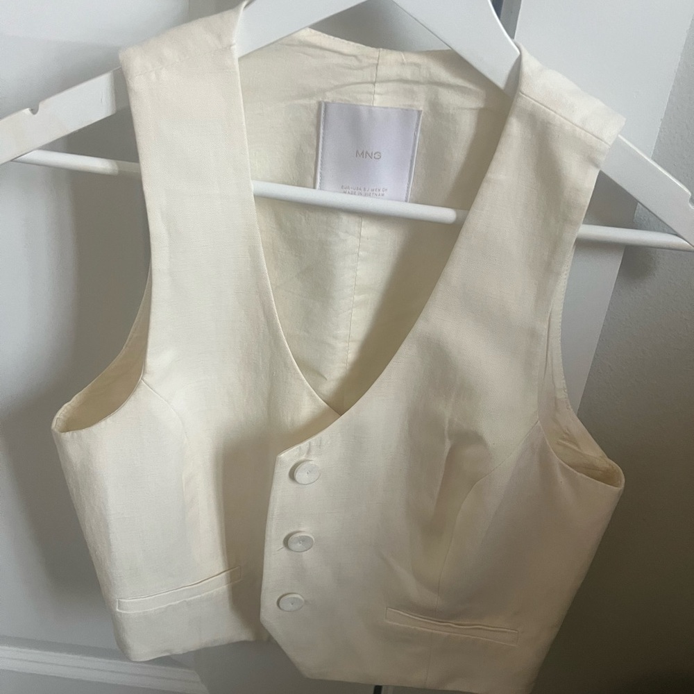 Mango Cream Sleeveless Vest Top